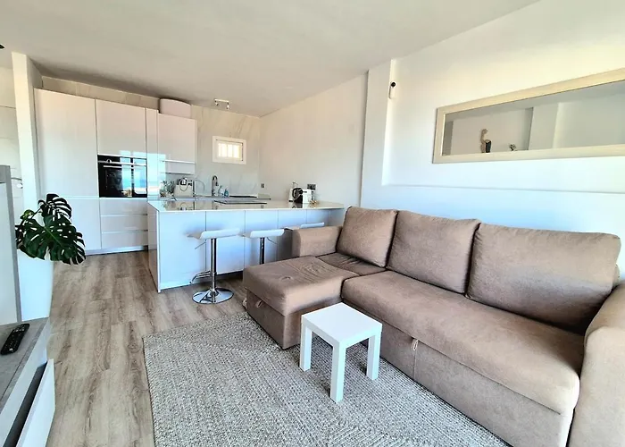 Appartamento Modern New Sea View In