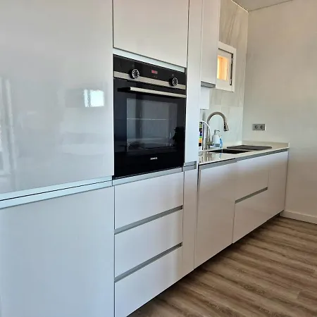 Modern New Sea View In דירה