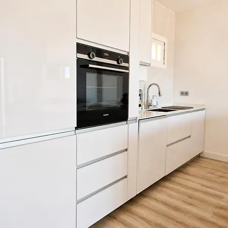 Modern New Sea View In דירה אדחה