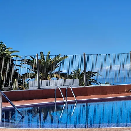 Modern New Sea View In דירה